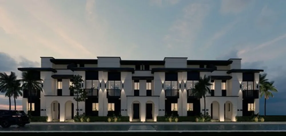 بنتهاوس في At East