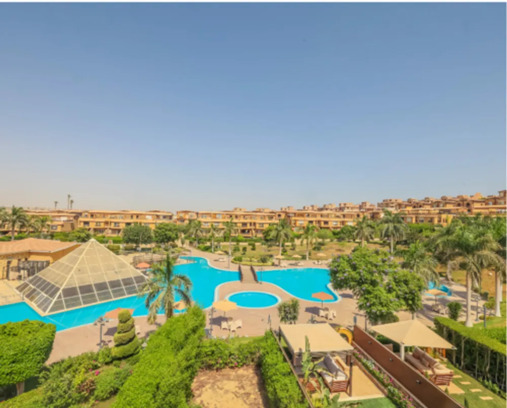 Twinhouse in Pyramids Walk